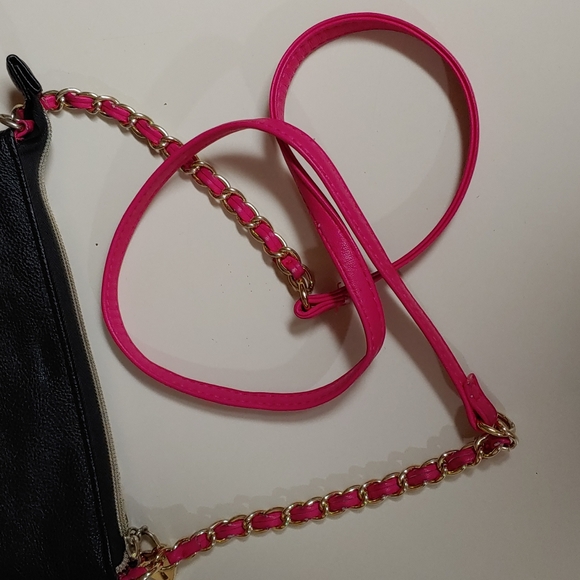 Betsey Johnson Dreamworks Trolls 2 in 1 Crossbody Bag - Picture 11 of 17